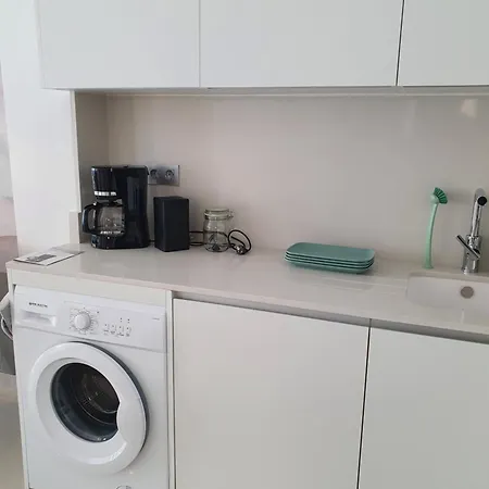 Apartment Fraescht Med Delad Pool