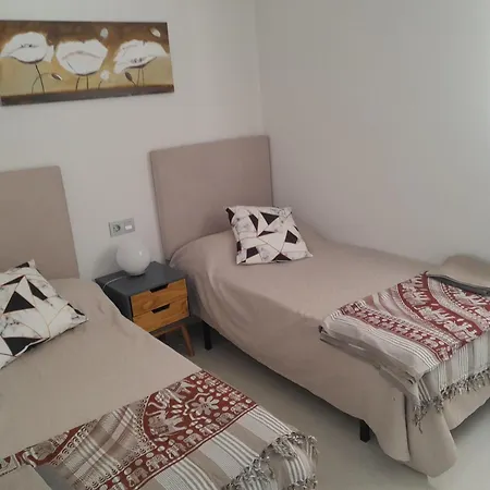 Apartment Fraescht Med Delad Pool *