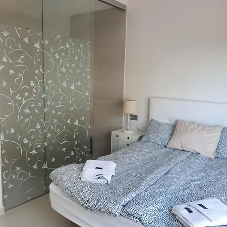 Fraescht Med Delad Pool * 또레비에하