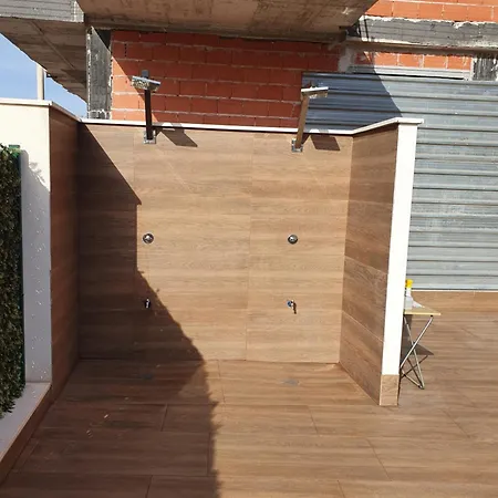 Fraescht Med Delad Pool 아파트 또레비에하