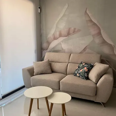 Fraescht Med Delad Pool 아파트 *