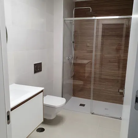 아파트 Fraescht Med Delad Pool