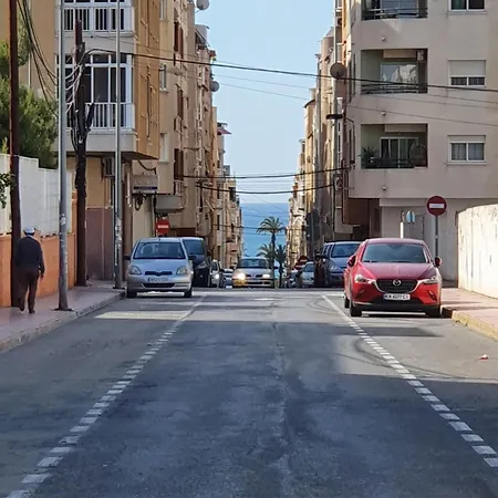 Fraescht Med Delad Pool 아파트 또레비에하