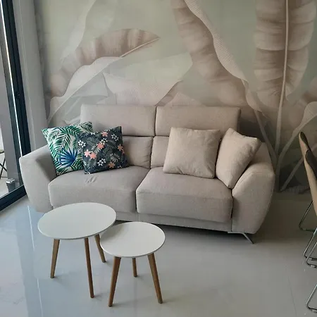 Fraescht Med Delad Pool * 또레비에하