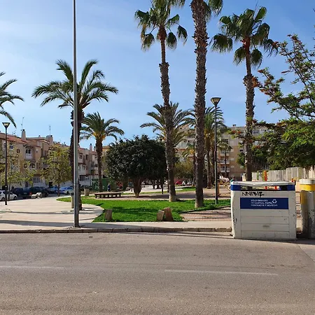 아파트 Fraescht Med Delad Pool *