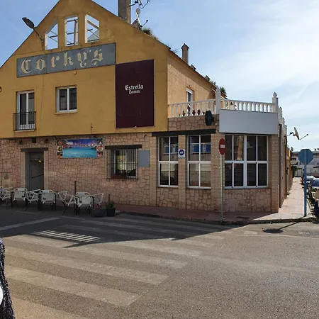 Fraescht Med Delad Pool 아파트 또레비에하