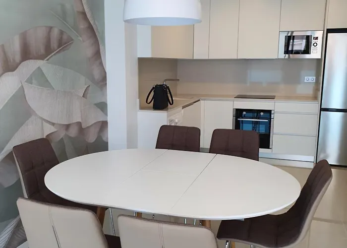 Fraescht Med Delad Pool Apartamento