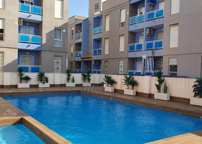Fraescht Med Delad Pool Torrevieja